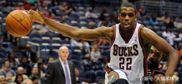 记者：于汉超参加教练员培训班，冬训时以助教身份与申花会合