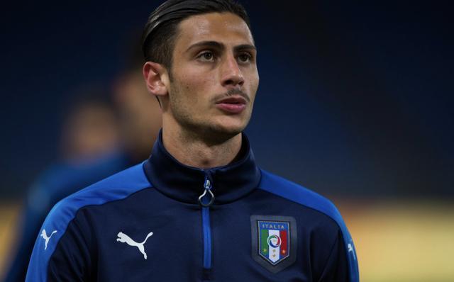 曼联红魔主场零封狼队