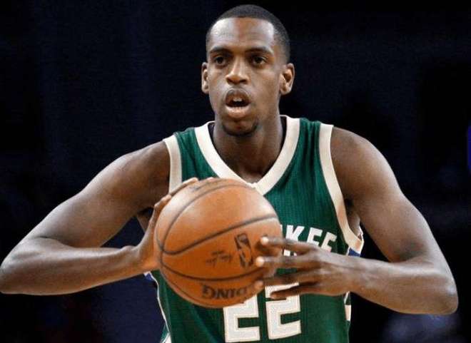 2025年铜梁龙主场场均观众超1.5万人，间接拉动消费约11亿元