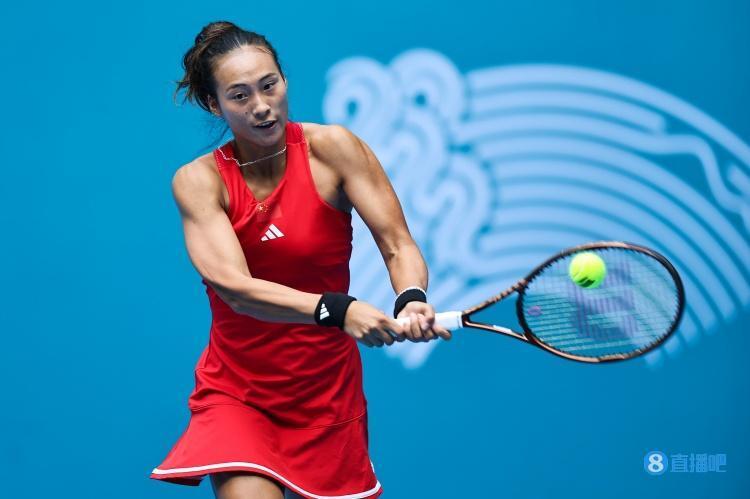 她在比赛中 她在比赛中